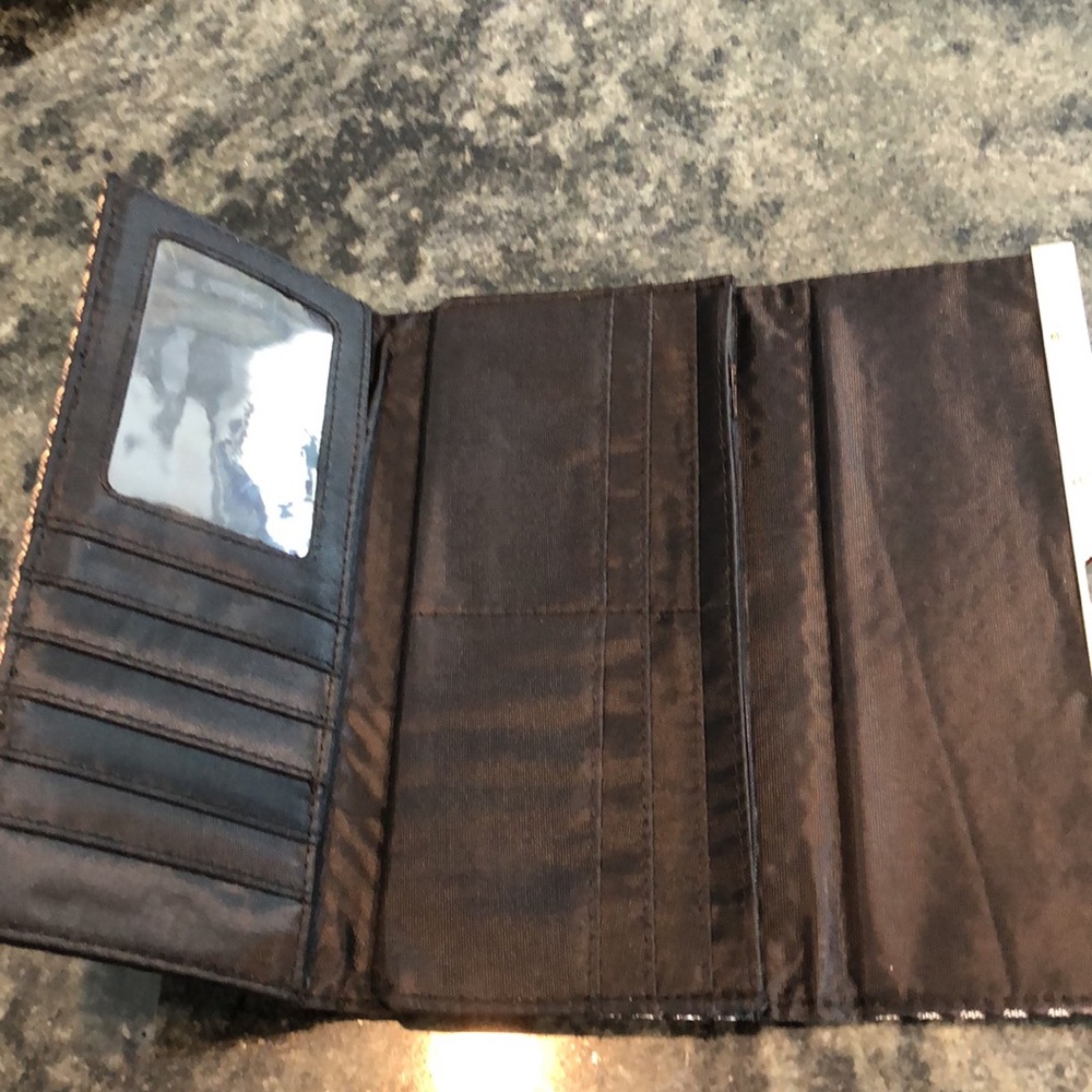 Trifold clutch in gold - Picture 3 of 4